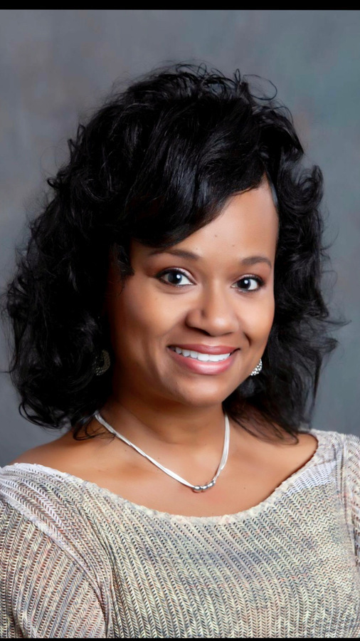 Angela DeDeaux Image